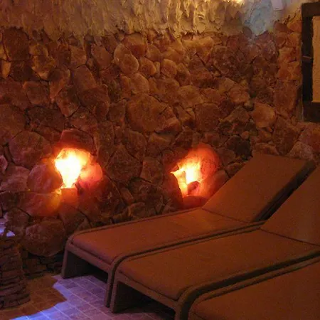 & Wellness Royal Astrid מלון 3*